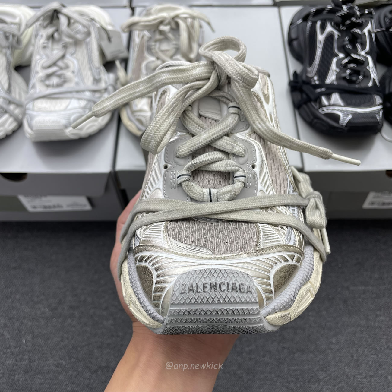 Balenciaga 3xl Mule Monocolor Mesh Rub Black White Eggshell Grey Red Bal Worn Out (22) - www.newkick.vip